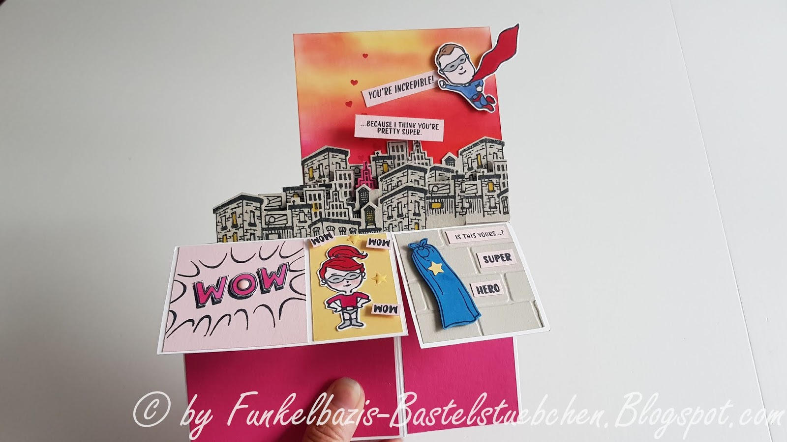 Funkelbazis Bastelstübchen Card in a Box Superhelden Hochzeit