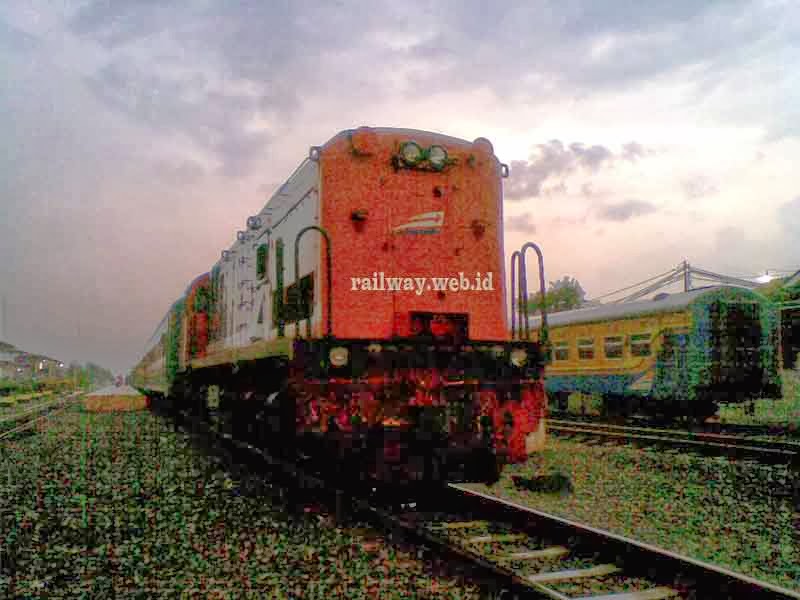 Trains website. Bachmann steamloc. Southern поезд. The little train. Железодорожный транспор.