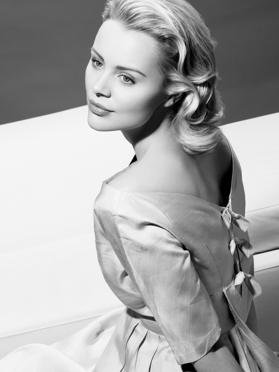 BEVERLY HILLS: HELENA MATTSSON AS GRACE KELLY - Anh Co Tran