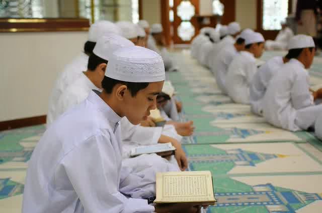 Menjadi Hafidz Qur’an Di Sela-sela Waktu Kuliah, Mungkinkah?
