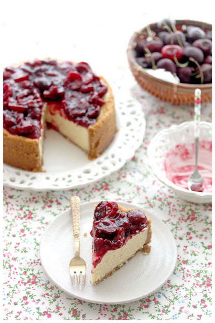 Foodagraphy. By Chelle.: New York Styled Cheesecake with Cherry Topping