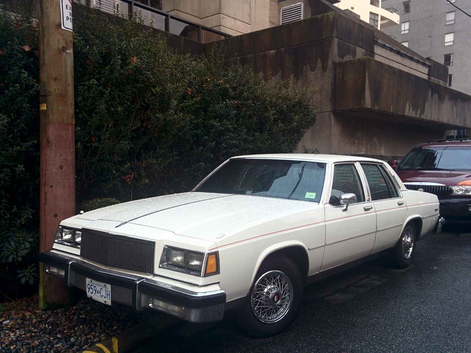 Old Parked Cars Vancouver 1985 Buick Lesabre Limited