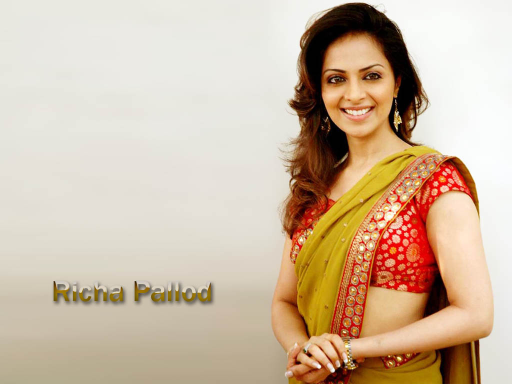 I love you but you never loved me back Richa pallod sexy