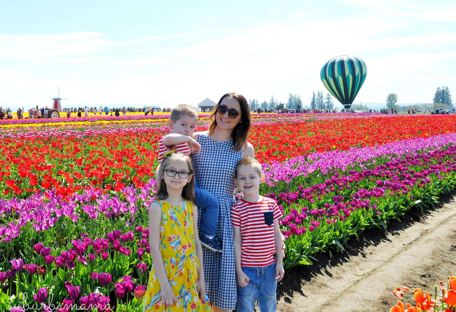 Suburbs Mama Visit to the tulip farm...