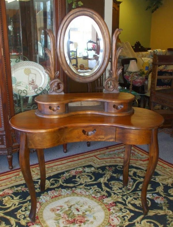 Make up table &#8211; the mandatory furniture for ladies!