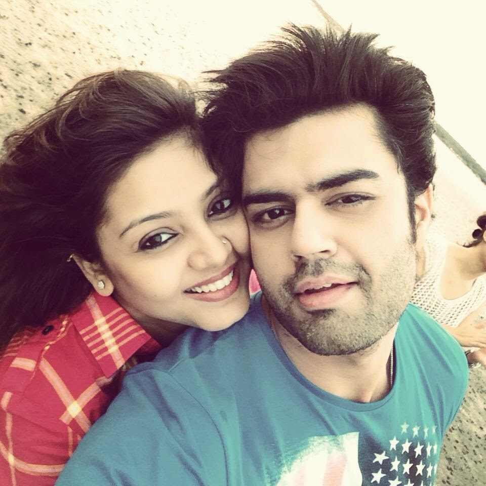 Television (TV) Anchor & Actor Manish Paul with Wife Sanyukta Paul | Television (TV) Anchor & Actor Manish Paul Family Photos | Real-Life Photos