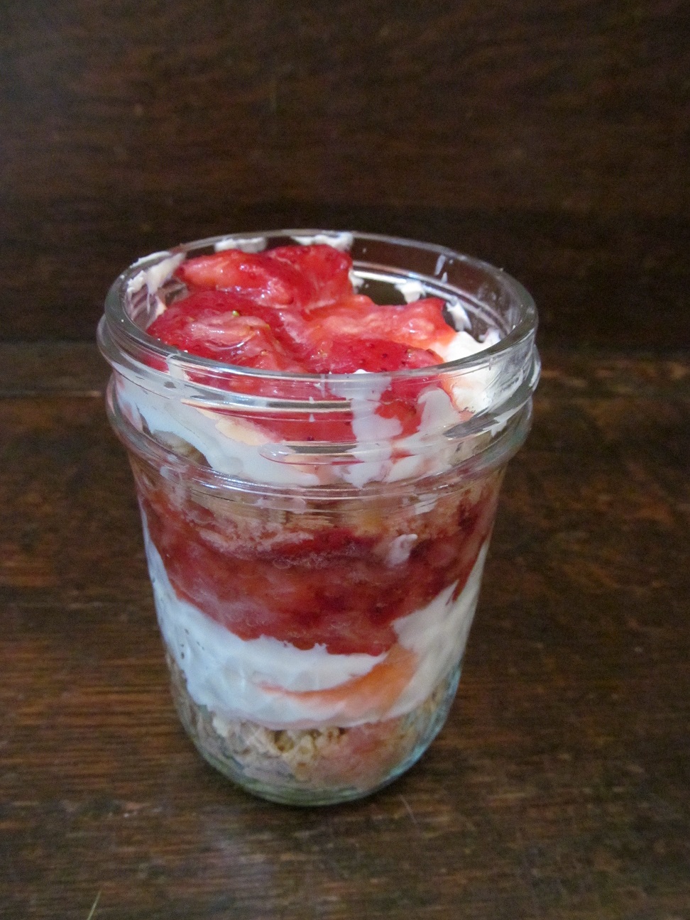 LL Farm Mason Jar Strawberry Cheesecake (no baking)