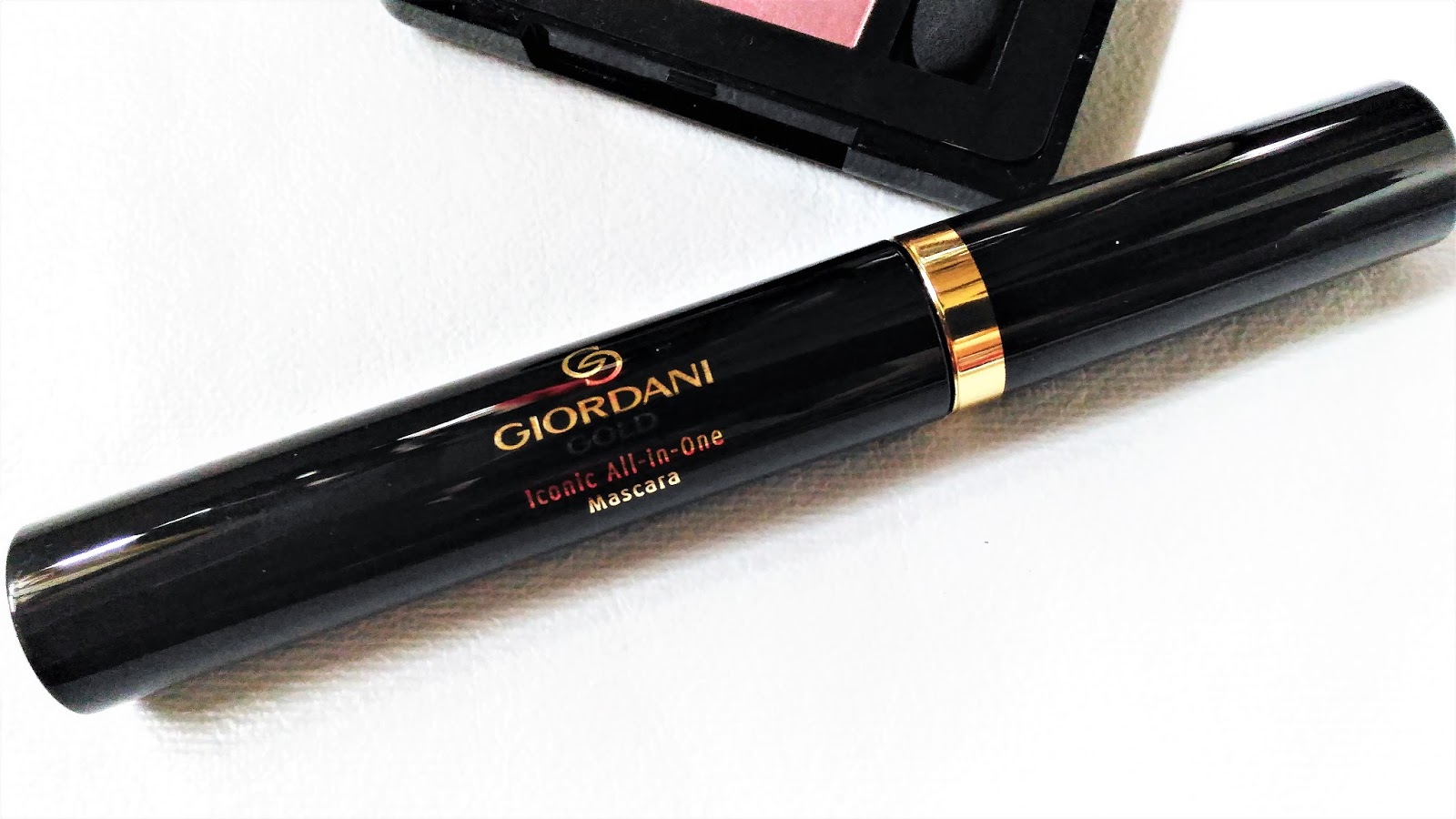 Beauty & Beyond Oriflame Giordani Gold Iconic AllInOne Mascara Review