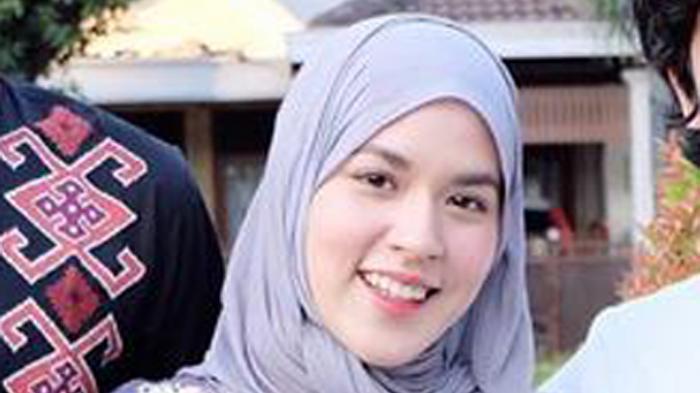Subhanallah, Melantunkan Ayat Al-Qur'an Membuat Penyanyi Raisa Hatinya Bergetar Hingga Berlinang Air Mata