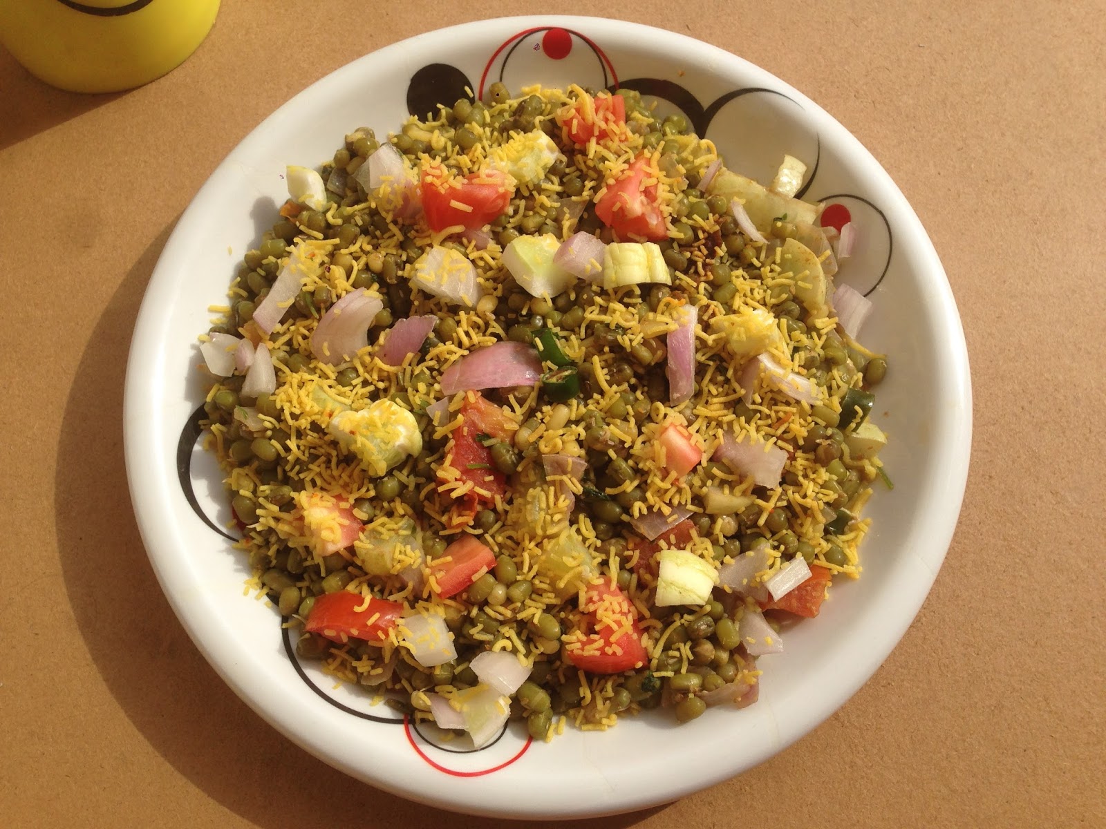 Sprouts bhel Hellomomy