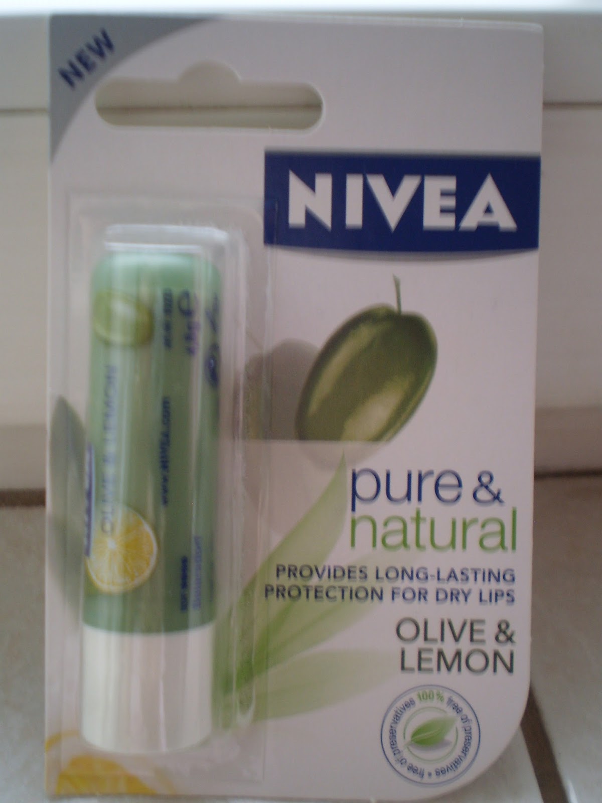 Pink Glamour Nivea Pure&Natural Olive&Lemon Lip Balm review