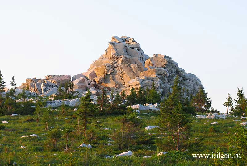 Гора 1175 - высшая точка хребта Зюраткуль. Национальный парк Зюраткуль. Челябинская область.