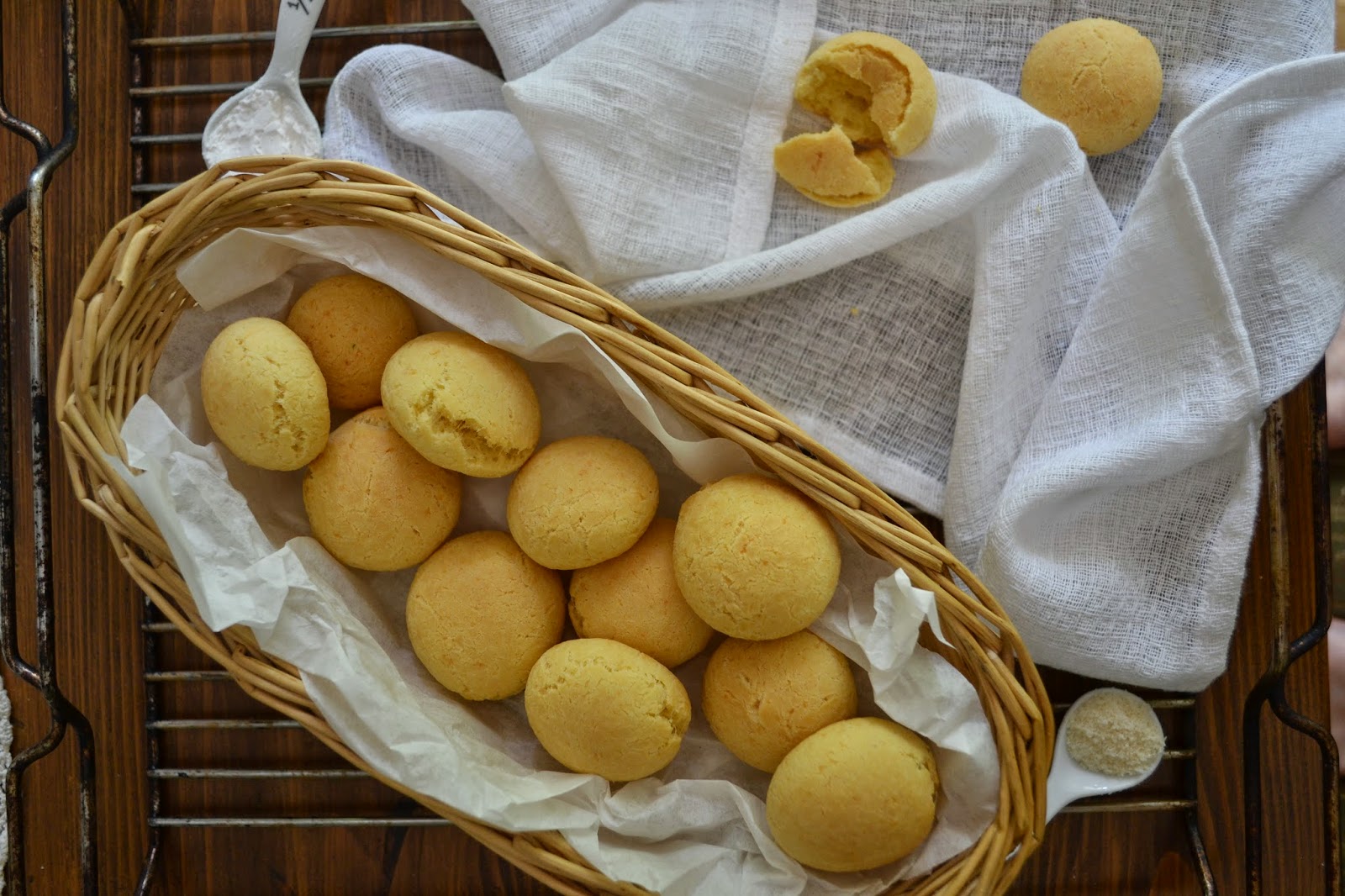 Savoury Wednesday: Pão de queijo - Brasilianische Käsebrötchen - The ...
