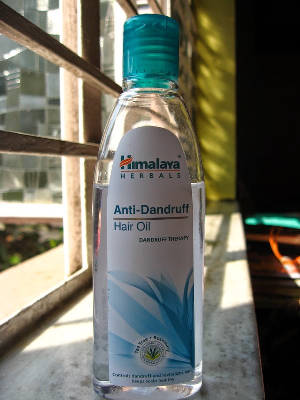 Review of Himalaya Herbals Anti Dandruff Hair oil