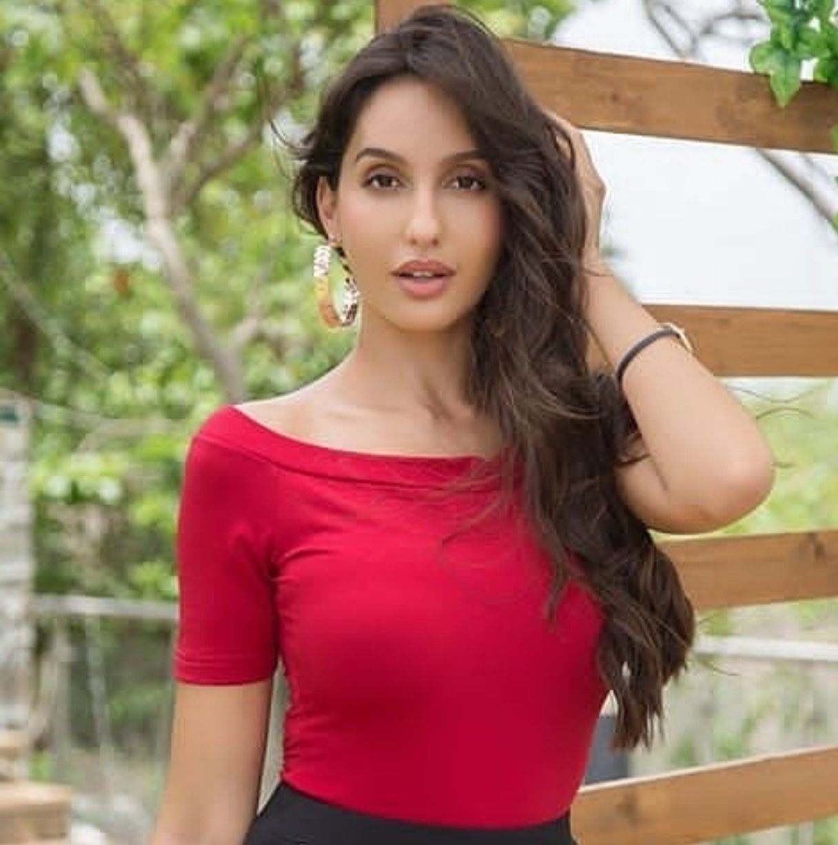 Sexy Nora Fatehi Showoff Her Big Boobs In Thight Shirt Photos Looking So Hot In This Avatar