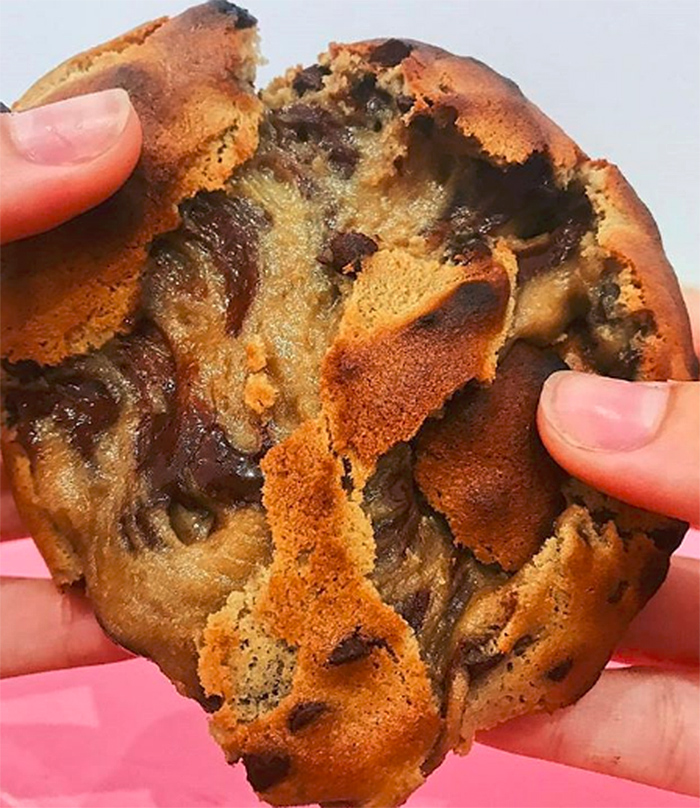 Licor de Cacau World’s Best Cookies Dough serve massa crua de cookies