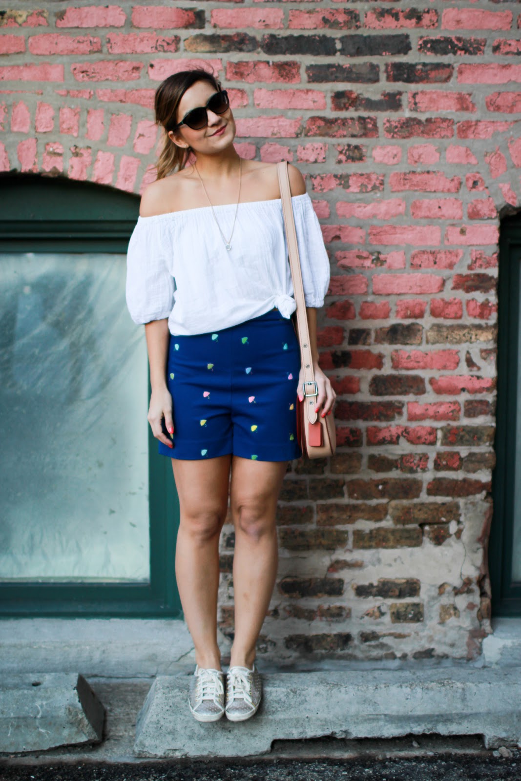 Umbrella Shorts Lake Shore Lady