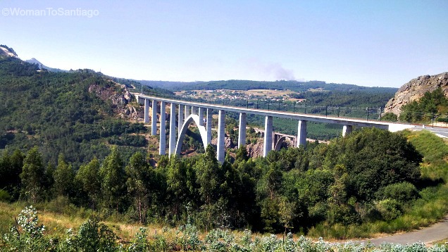 ponte-gundian-rio-ulla-camino-de-santiago-de-invierno-womantosantiago
