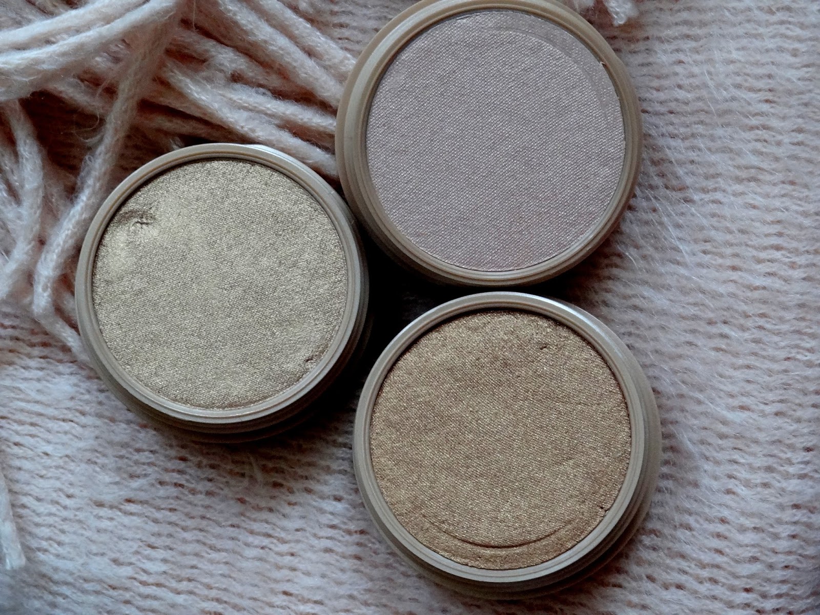 Makeup, Beauty and More Glow Subtil Silky Cream Highlighter