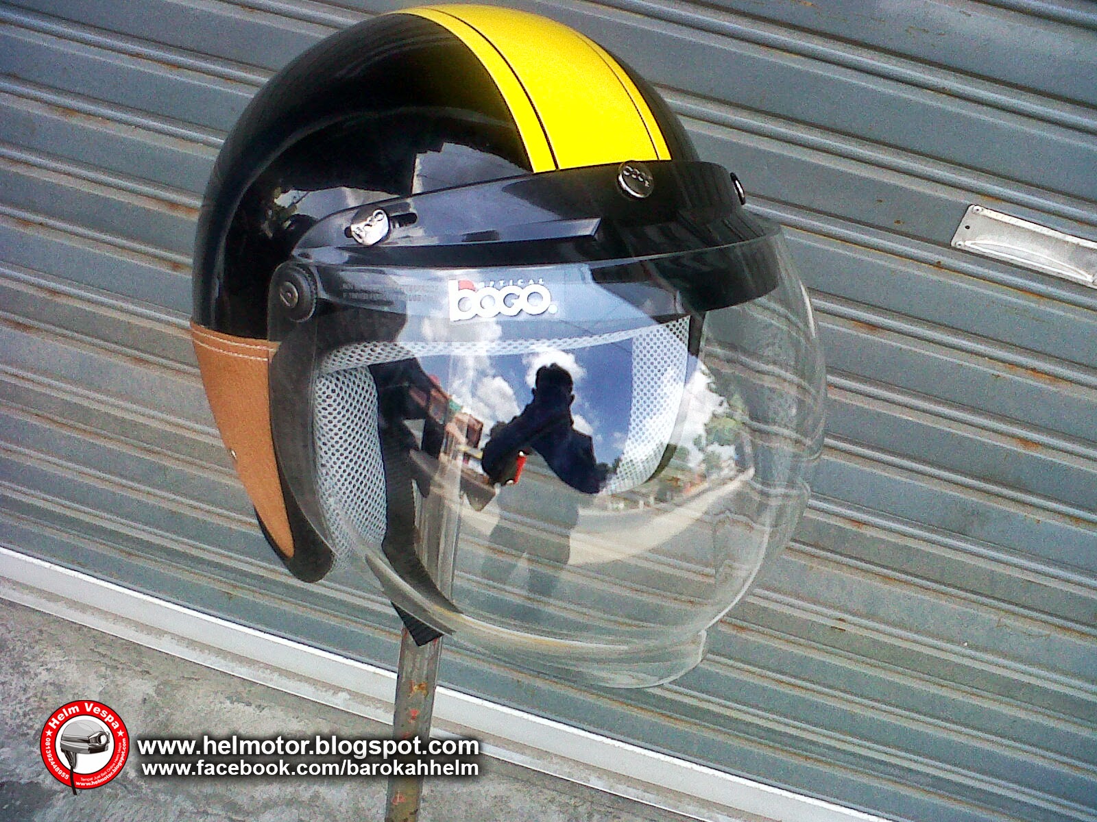 Helm Vespa KSC Hitam Garis Kuning Helm Vespa