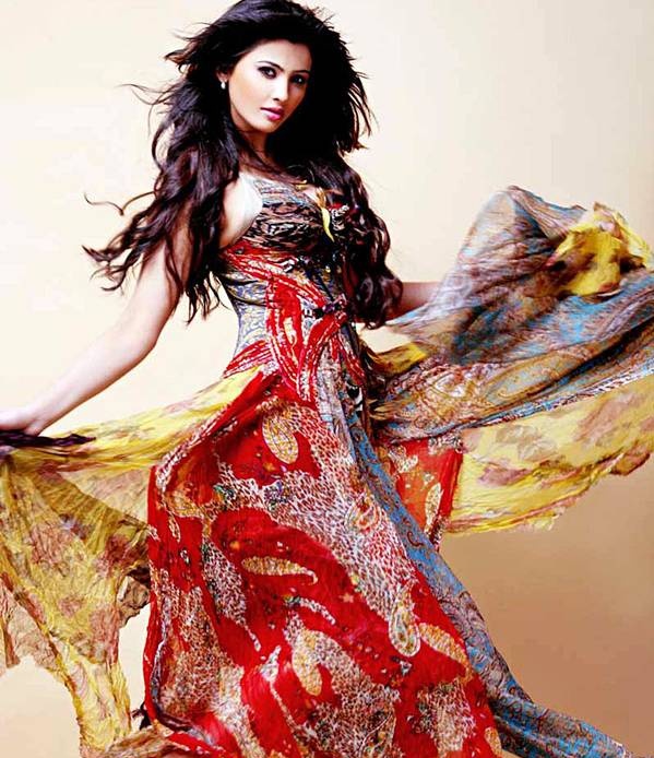 Bollywood Actress Sexy Daisy Shah Photoshoot