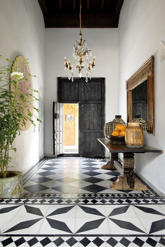 Inside a chic and captivating historic villa in Cartagena!