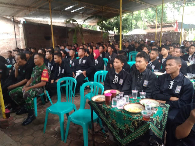 Babinsa Guworejo Pantau Pelatihan Pelatih Pencak Silat Babinsa Guworejo Pantau Pelatihan Pelatih Pencak Silat