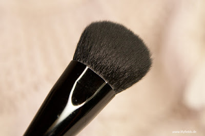 Concealer Brush // 01 undercover carly