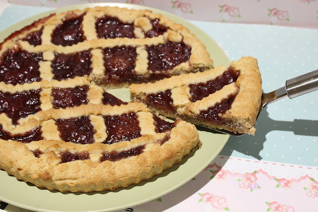 Crostrata con mermelada de fresa