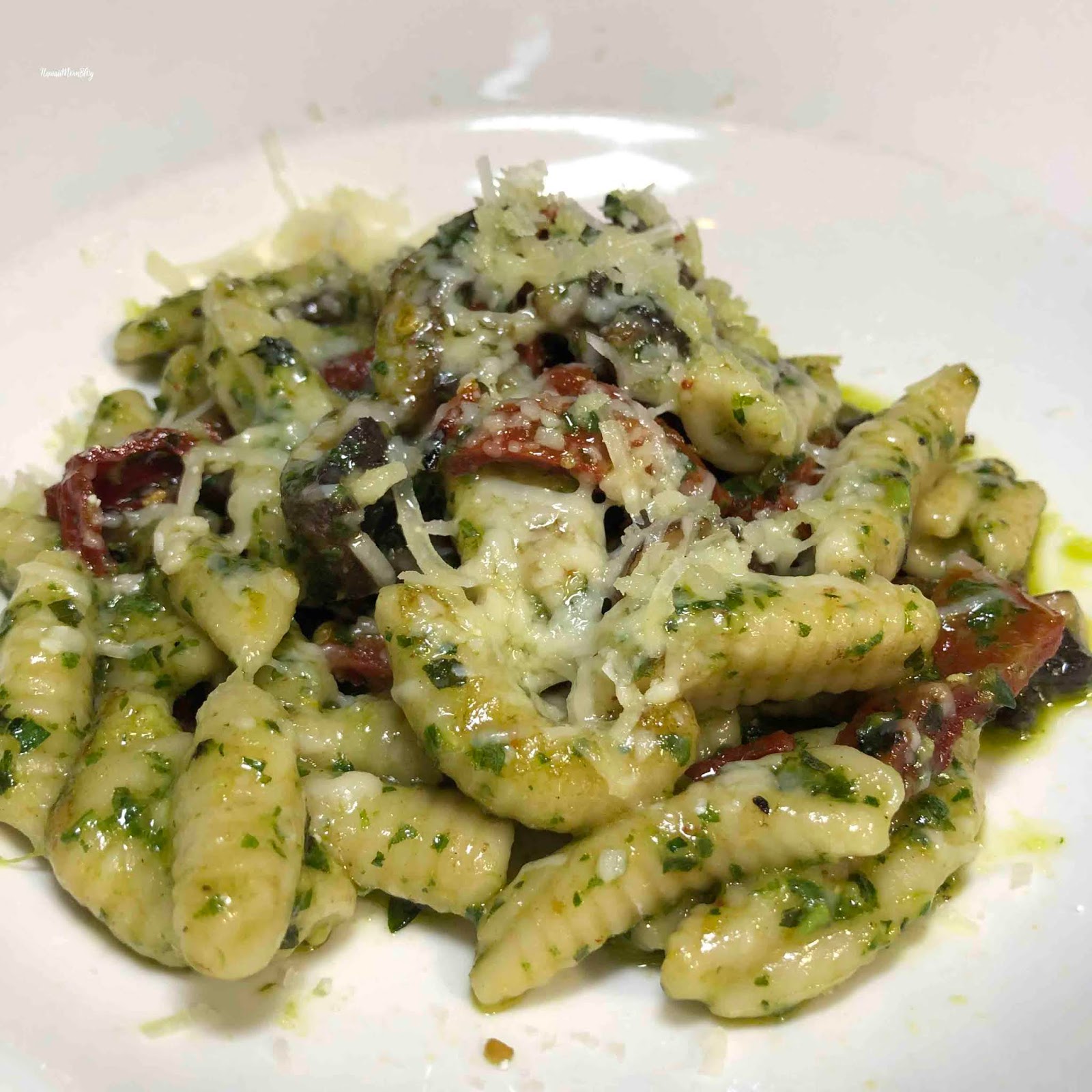 Hawaii Mom Blog Happy Hour at Vino