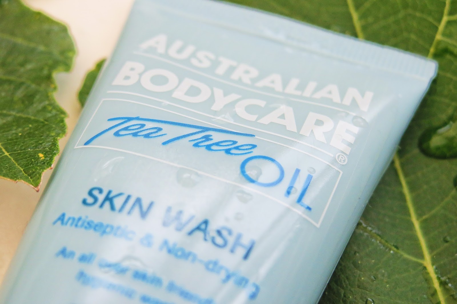 gammel ukrudtsplante Hearty Australian Bodycare Tea Tree Oil Skin Wash Review** — One Unique
