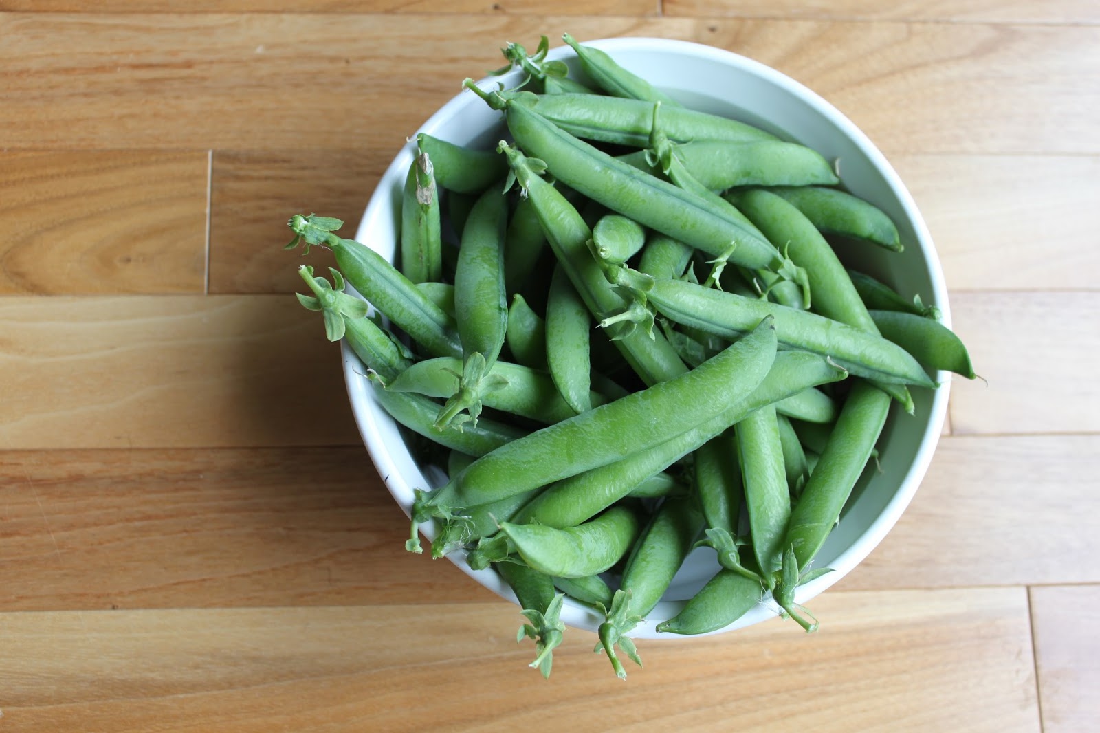 dirt digging sisters: garden fresh peas