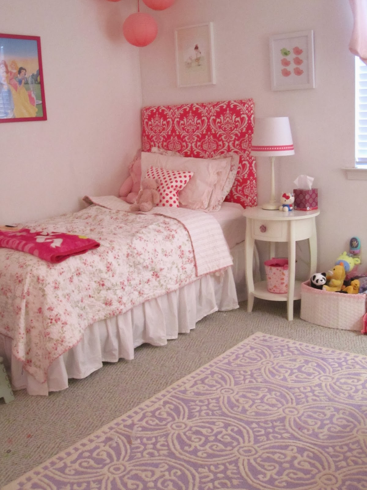 Swoon Style and Home: Little's room: lots of lavender and pink