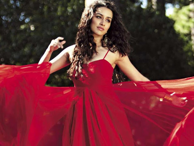 Romance Queen : Shraddha Kapoor Profile, Photos