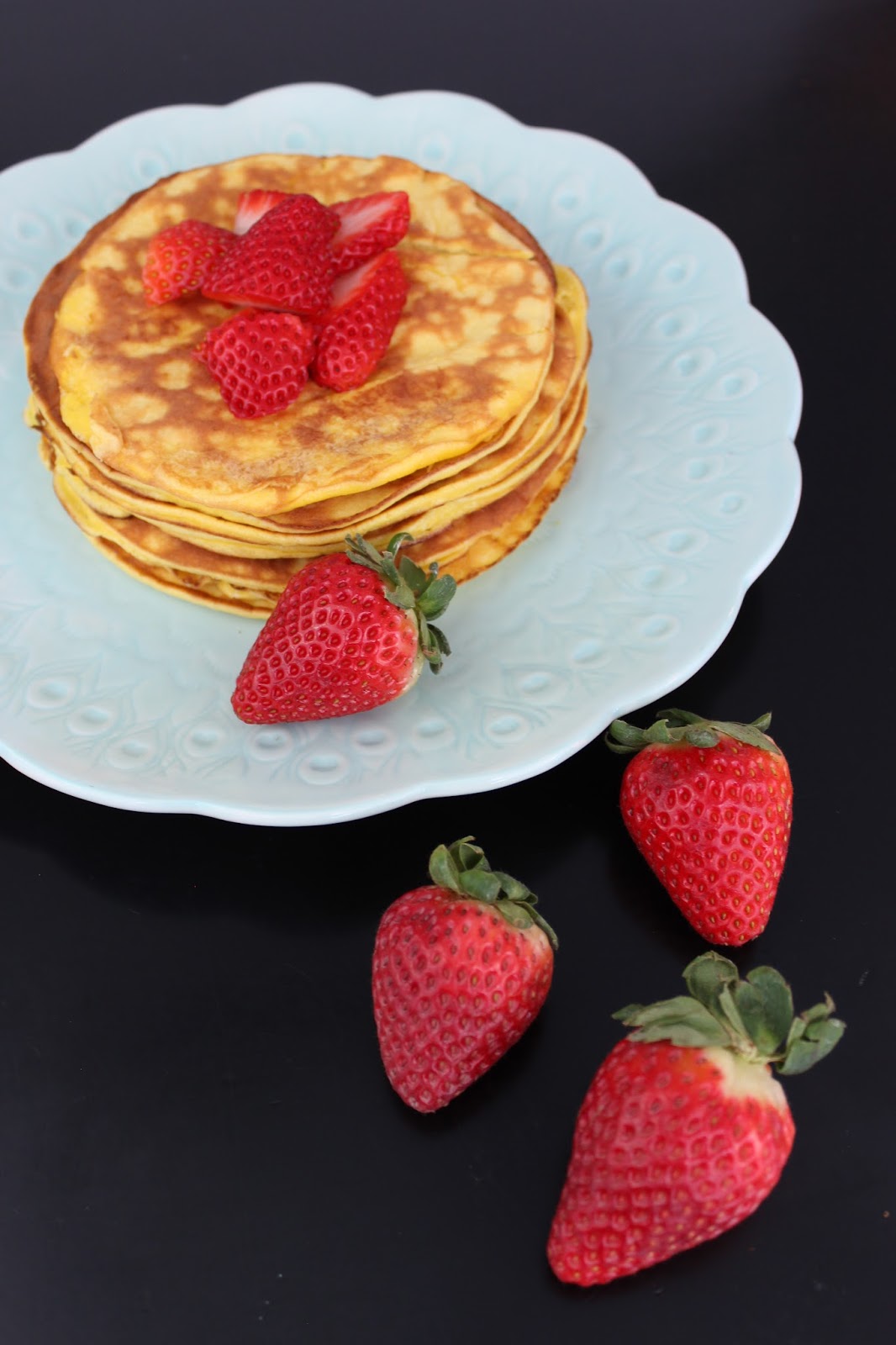 KETO Strawberry Cheesecake Pancakes