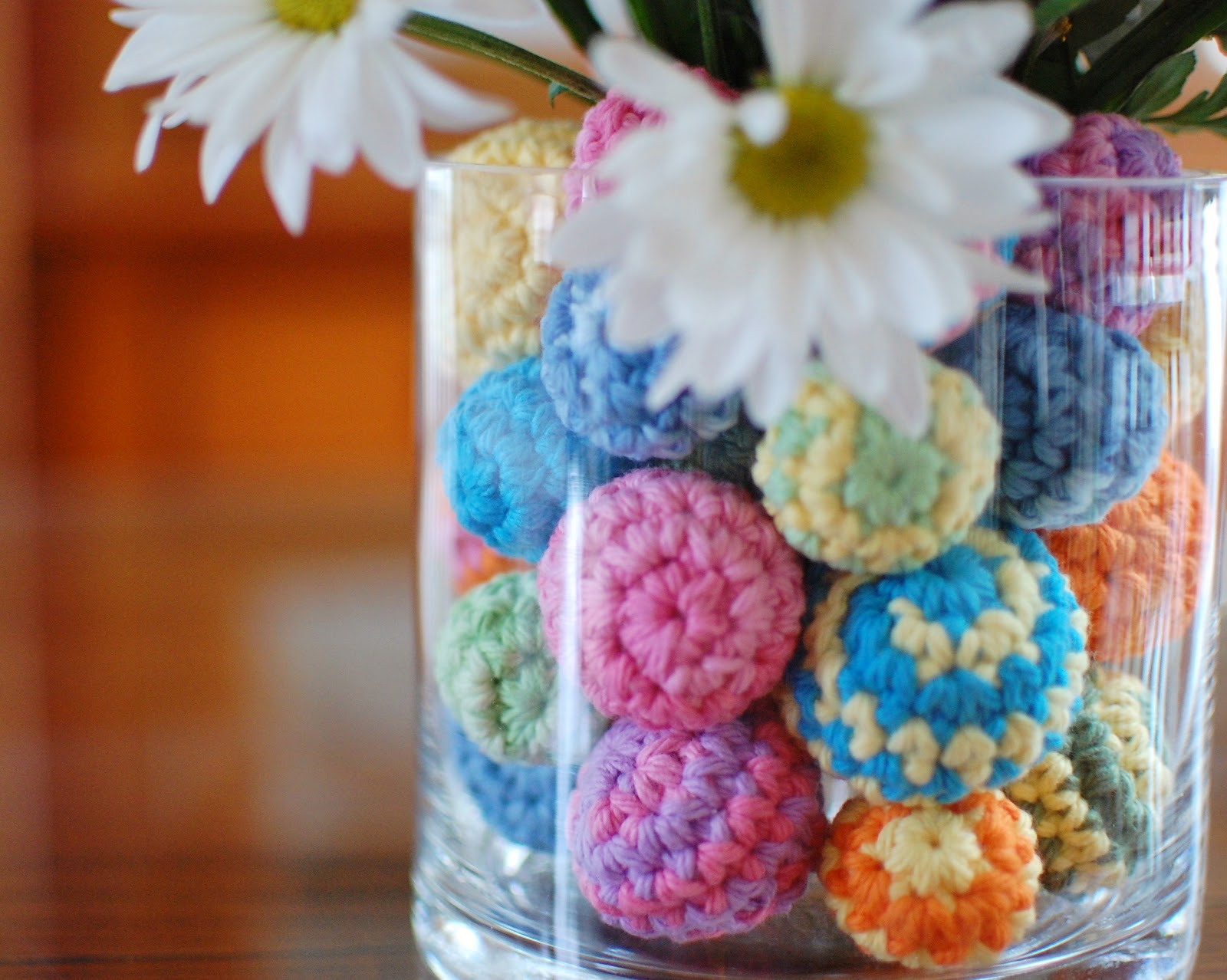 crochet-your-way-to-a-beautiful-centerpiece-free-crochet-ball-pattern