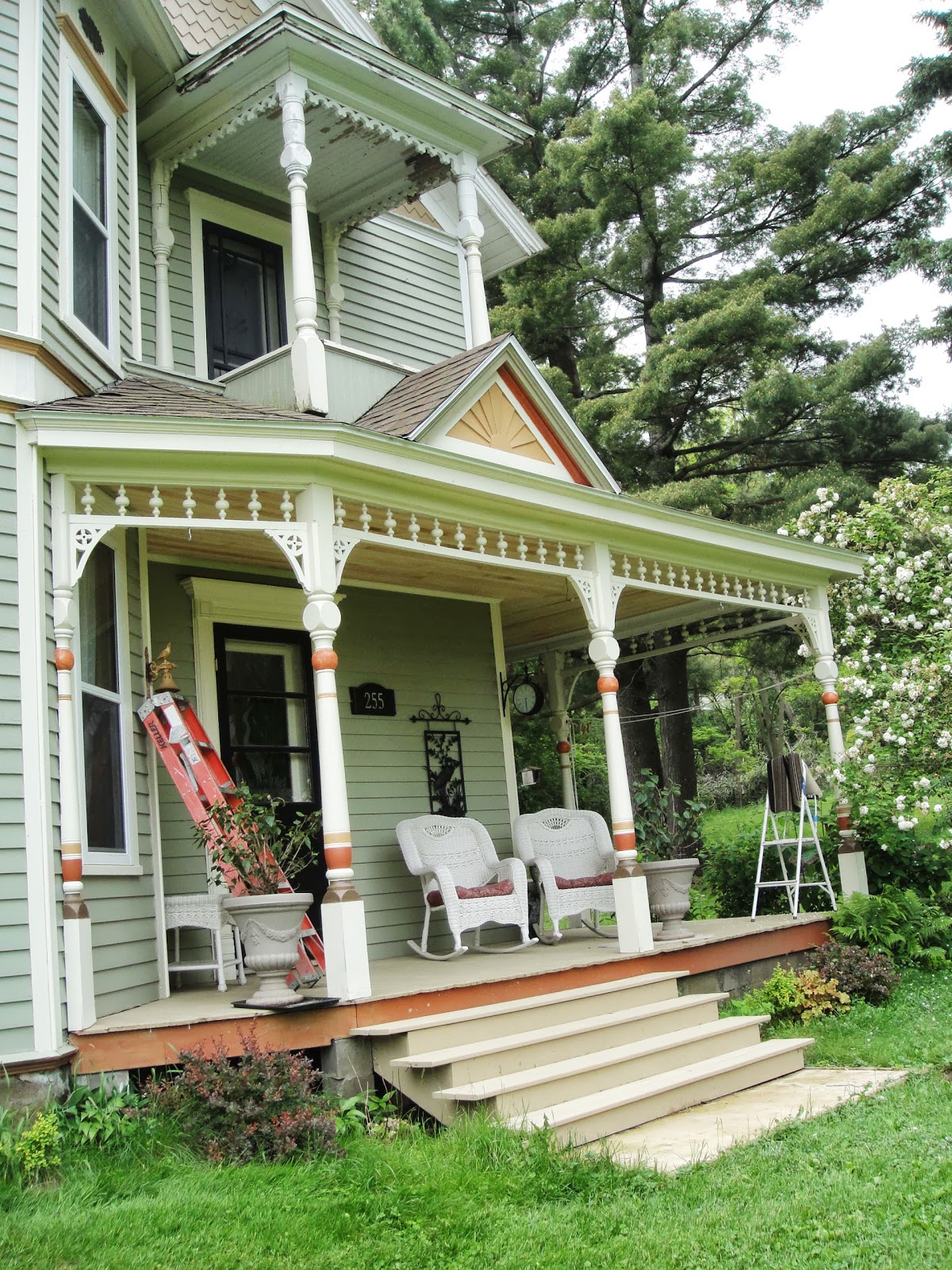 title | old farmhouse porch
title | old farmhouse porch