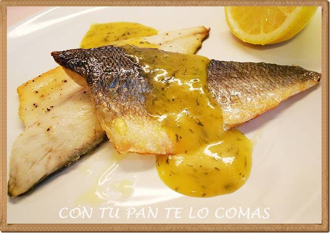 Lubina al horno con salsa de eneldo