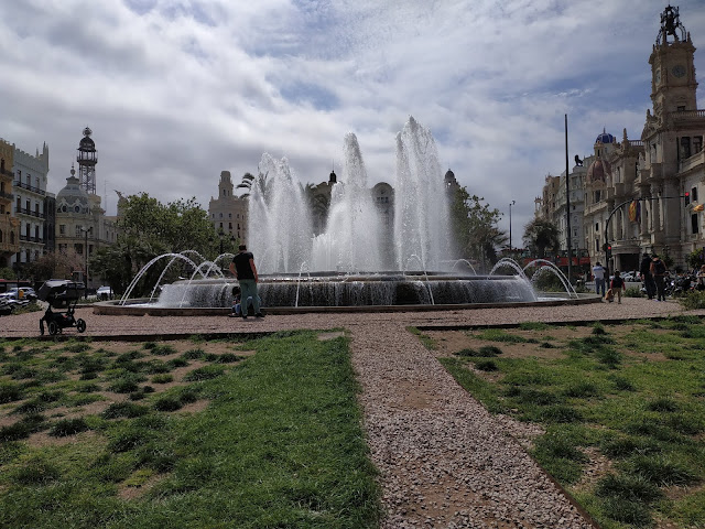 La fontaine de la plaça de l'Ajuntament