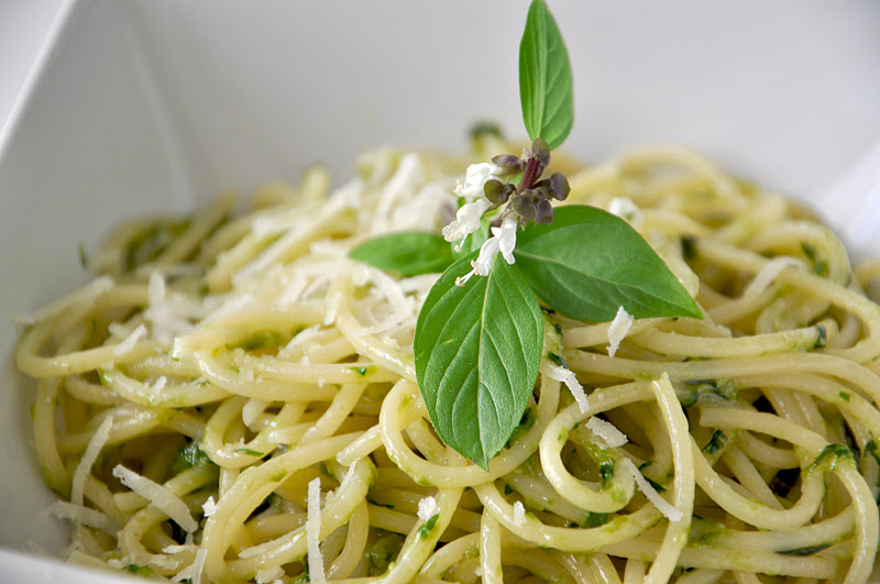 Fashion Gourmet Spaghetti al pesto genovese Fashion Gourmet Spaghetti al pesto genovese