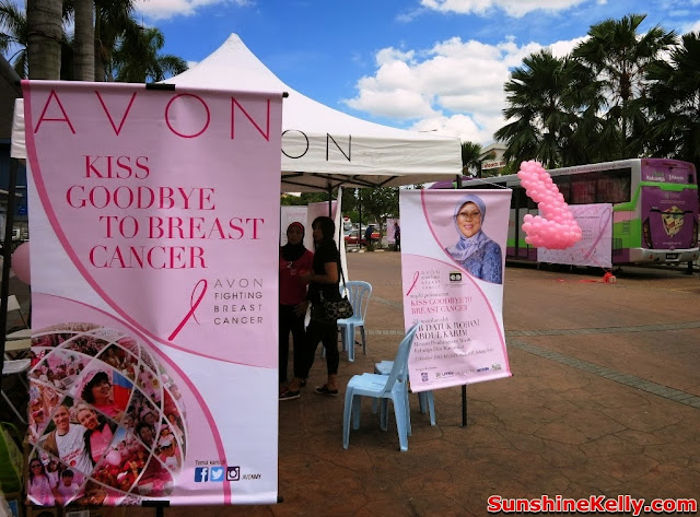 Avon, Avon Kiss Goodbye to Breast Cancer 2013, Bus, Mydin Malaysia, Breast Cancer awareness