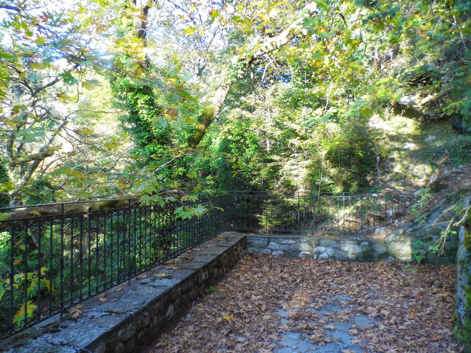 Σπηλαιοτρυπα – Ένα άγνωστο σπήλαιο κοντά στα Πράμαντα Ιωαννίνων  