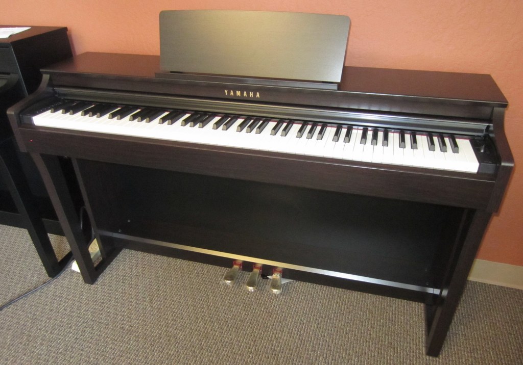 AZ PIANO REVIEWS: REVIEW - Yamaha CLP625 Digital Piano ...