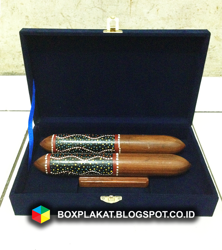 Souvenir Kayu BOX PLAKAT
