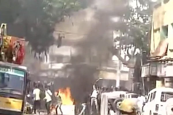 Jallikattu protests: Angry mob set Ice House police station on fire near Marina Beach in Chennai, Threatened, Clash, Custody, National