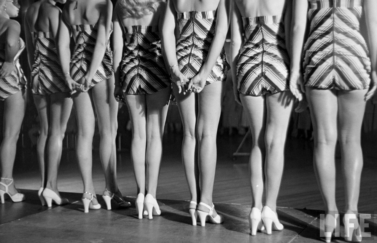 Pictures From a Beautiful Legs Competition in Los Angeles, 1949