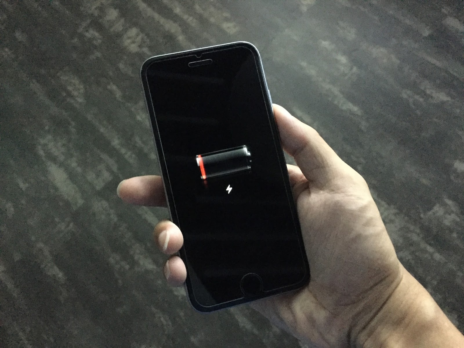 【日本】手機沒電不用怕 總有一間充電站在附近｜罐頭裡的世界