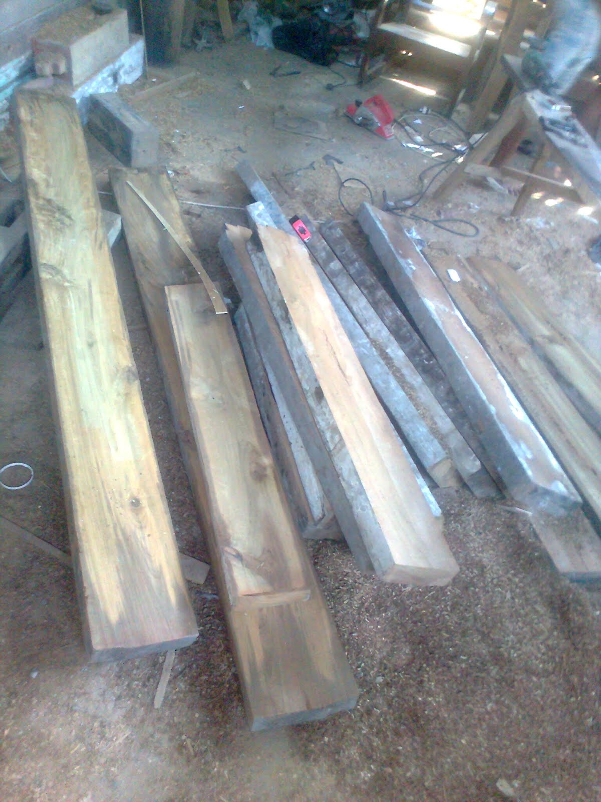 HOMEY FURNITURE & INTERIOR RAILING TANGGA KAYU JATI