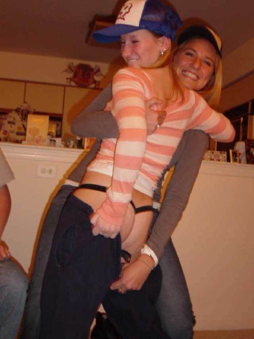 World Amazing Photos Drunk Girls Getting Pantsed