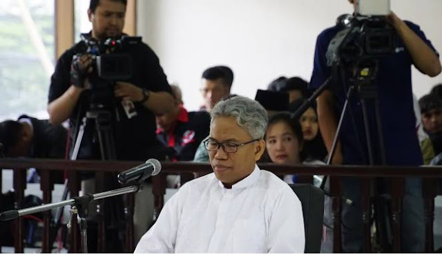 Gaduh di Pengadilan, Buni Yani Mengamuk di Ruang Sidang Gaduh di Pengadilan, Buni Yani Mengamuk di Ruang Sidang